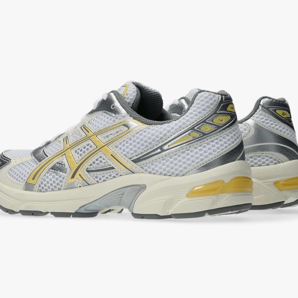ASICS Gel-1130. Women’s Size 6. Brand new in box with tags still attached. - Picture 2 of 3